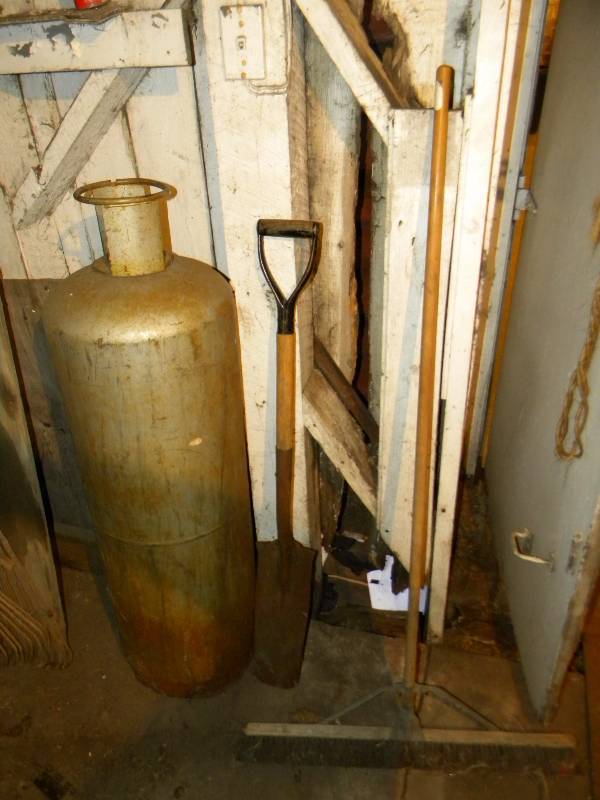 100 Propane Tank