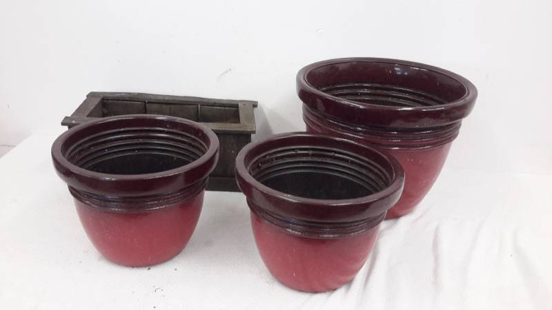 Gardening pots