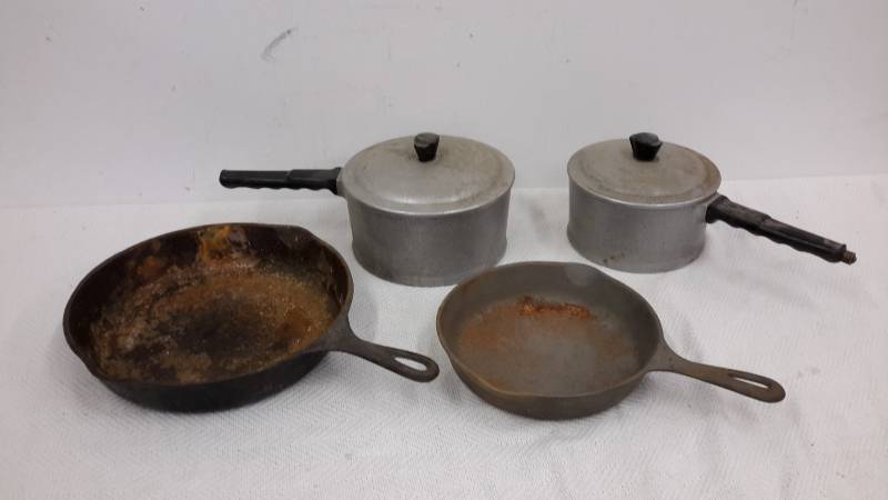 Cast iron fry pans