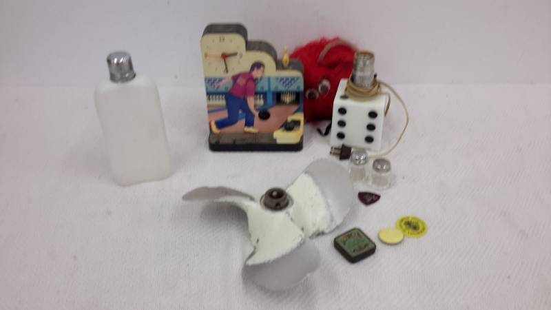 Prop, trinkets, and dcor