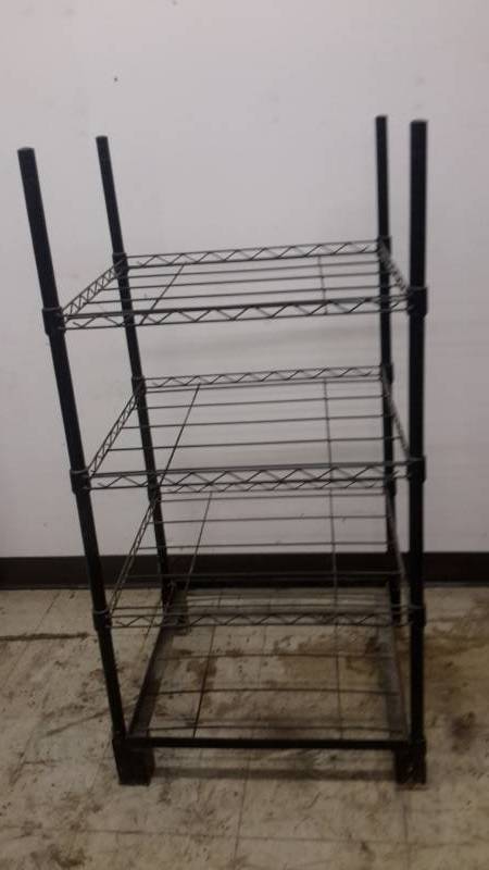 Wire shelving