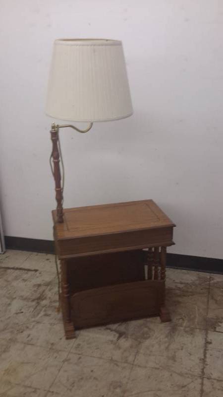 Magazine rack with lamp