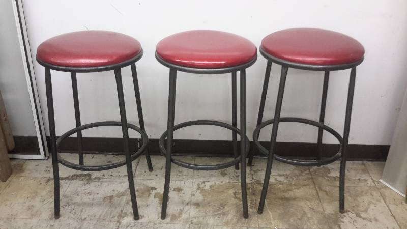 3 red stools