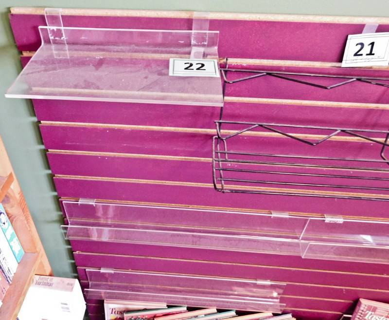 Slatwall display pieces