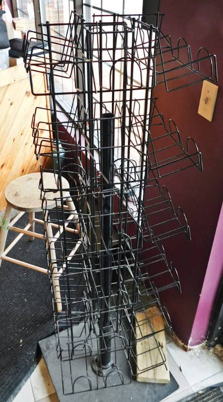 Spinning book rack retail display