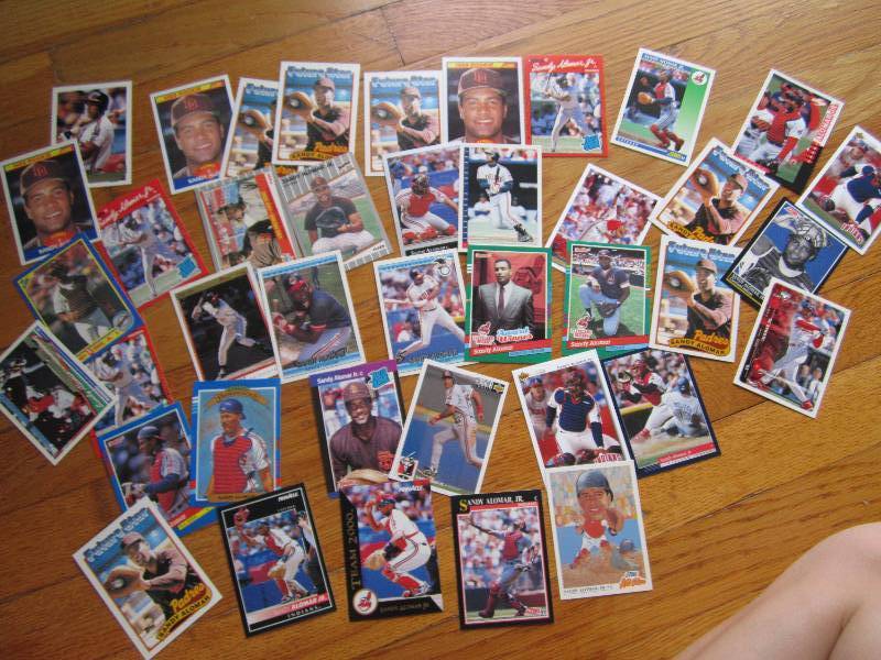 lot 64 image: 40 Sandy Alomar cards...