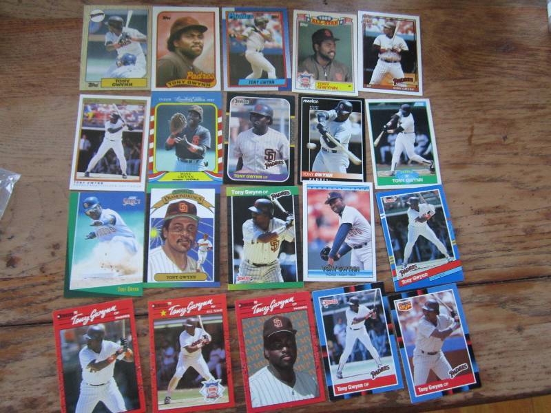 lot 25 image: 20 Tony Gwynn cards...