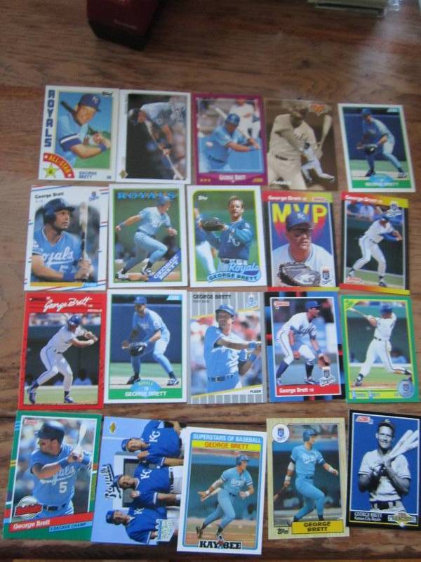 lot 26 image: 20 George Brett cards...