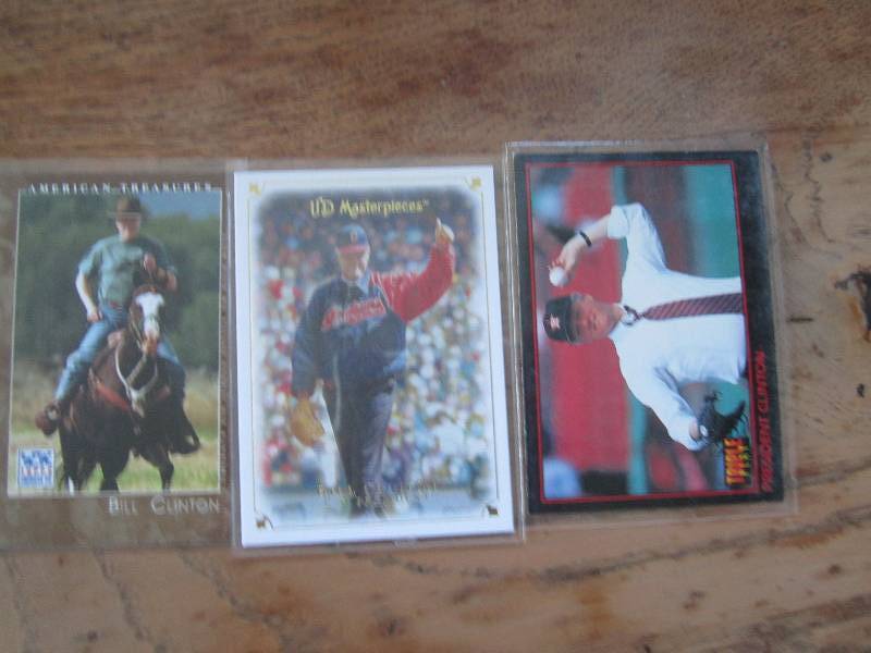 lot 30 image: 3 Bill Clinton cards...