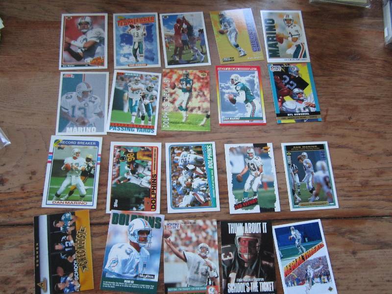 lot 31 image: 20 Dan Marino cards...