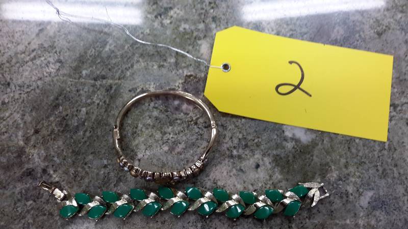 Set of bracelets