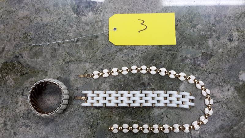 Set of bracelets