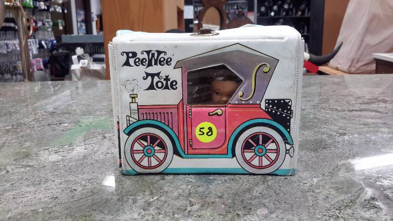 Vintage peewee tote doll case