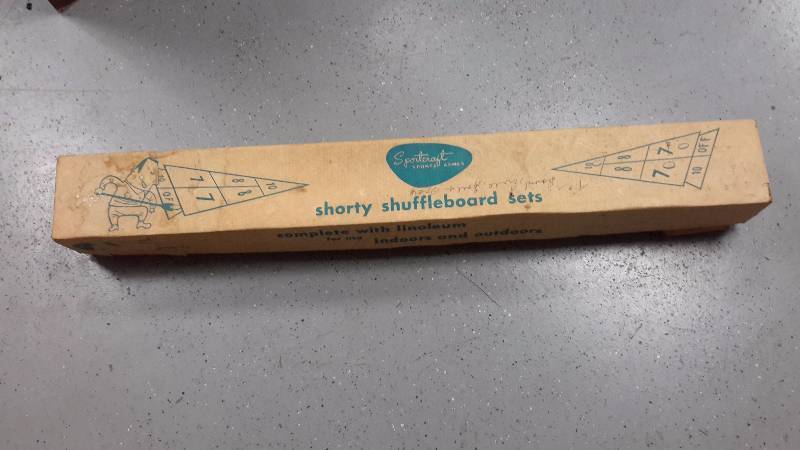 Indoor outdoor shuffleboard set