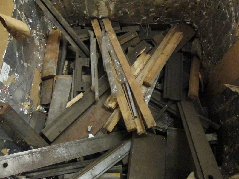 lot 3 image: lot of used brake dies, many dies, ...