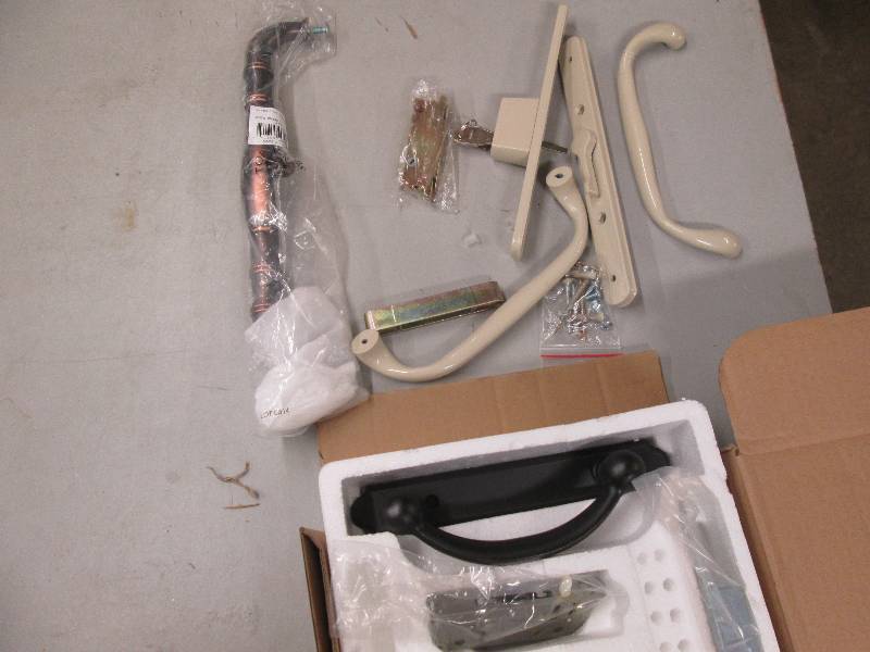 lot 28 image: 3 door handles  1 door pull  oil ru...