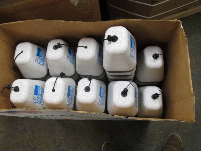 lot 40 image: 89 outdoors faucet covers loop arou...