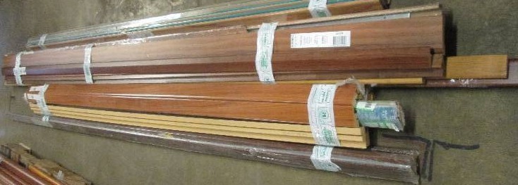 lot 197 image: 4 items 1 pakage of 5 pergo t-moldi...
