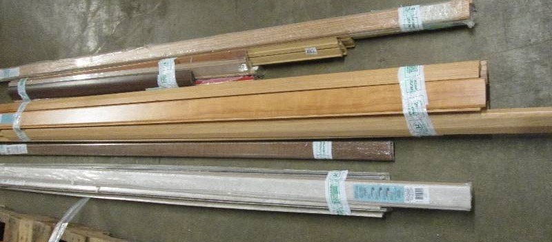 lot 199 image: 5 packages of moulding , reducers, ...