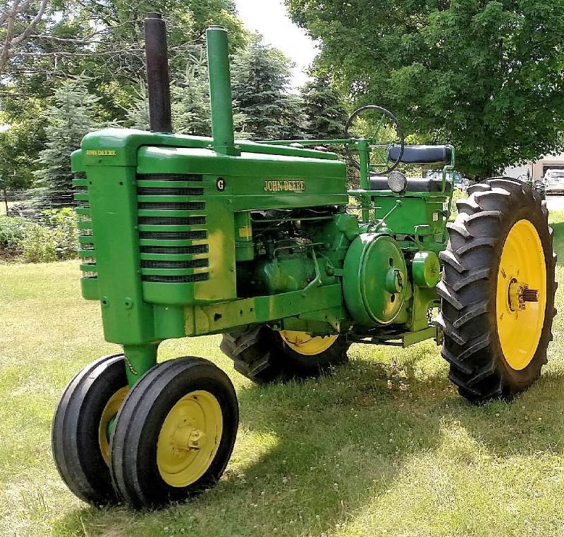 lot 3 image: JD G 1950  SN 42361  Electric Start  3 point hitch  Good tires  Looks Great  Runs Great