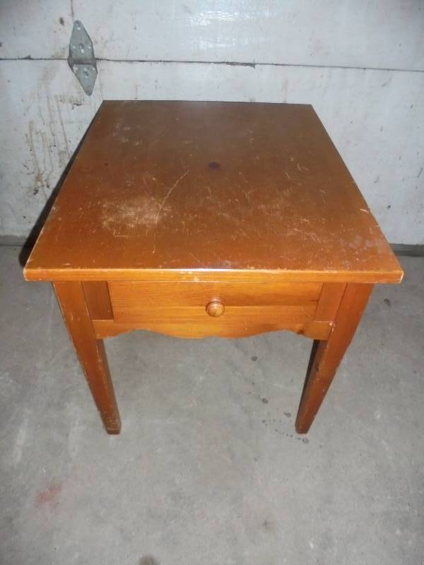 End Table, 22x22x27