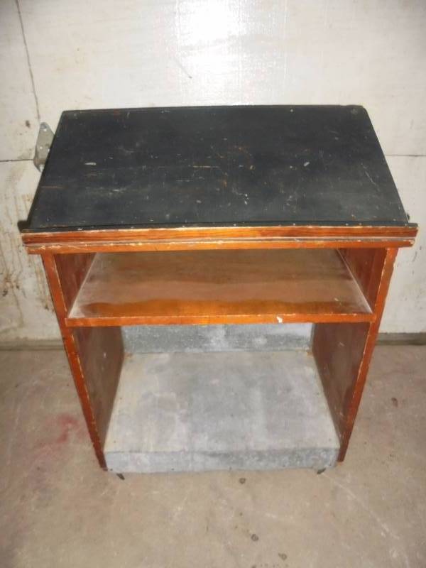 WoodTin Green Desktop Podium, 31x24x13
