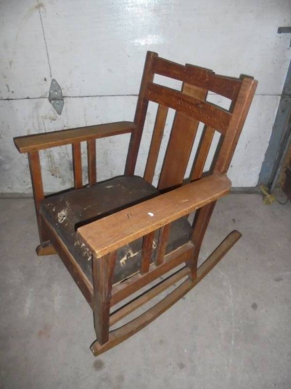 Wood Rocking Chair wLeather, 35x27x21, seat needs replacing
