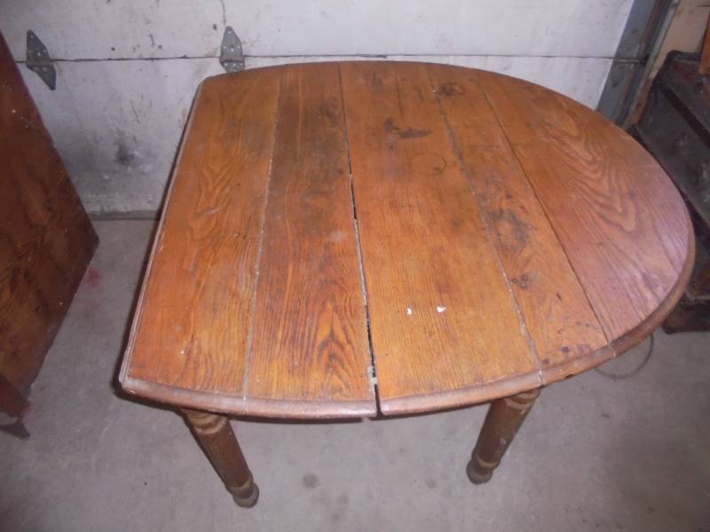 Wood Table, 28x46x41, one side does not open