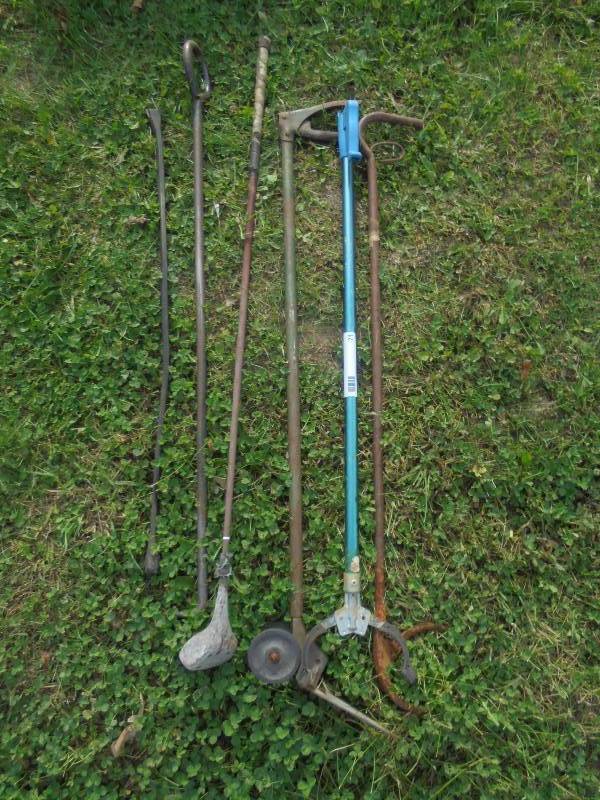 Lot - Misc Long Handled Tools - Grabbers, Wood End Golf Club, etc