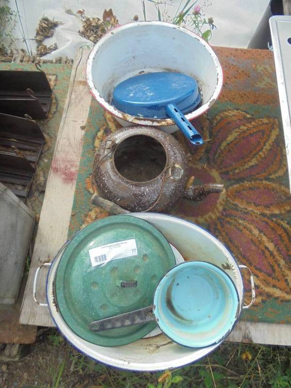 Lot - Enamel Ware