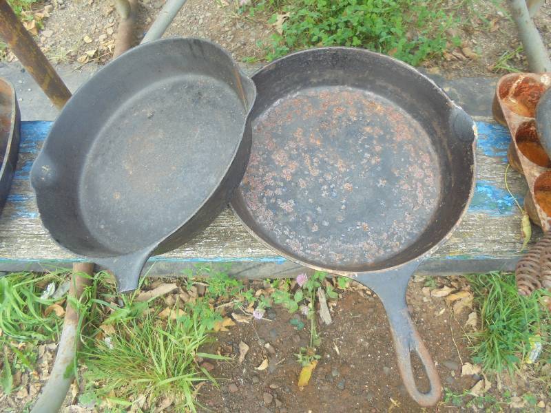 Pair - Cast Iron Fry Pans - Wagner Ware