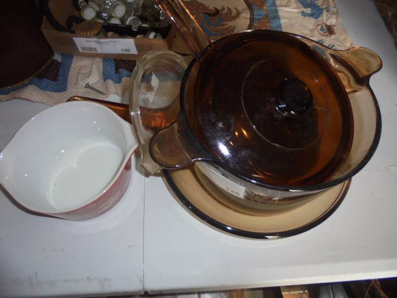 Lot -Pyrex Covered Dish & Visionware Set