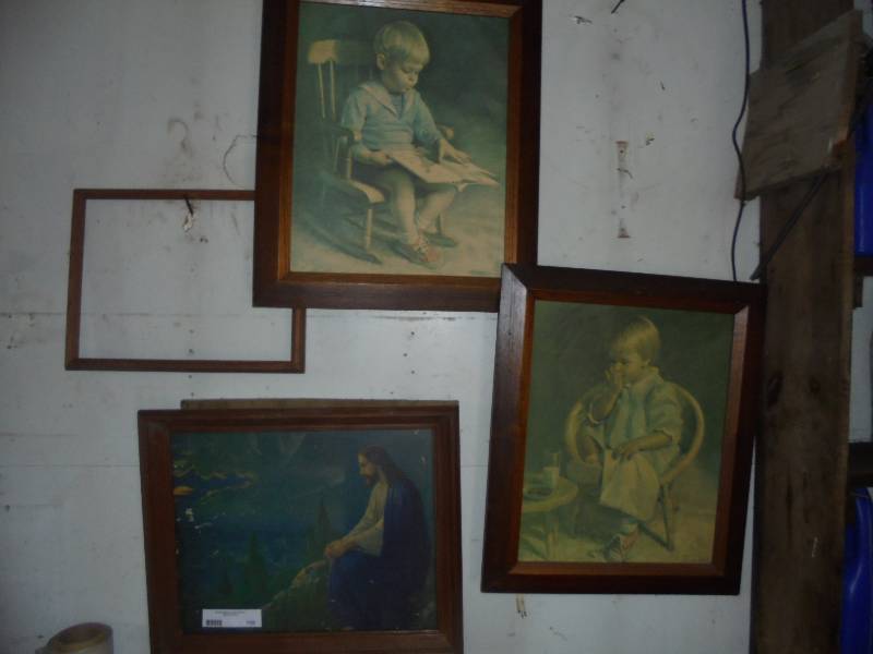Lot - Misc Pictures (Jesus, Children) & Frame