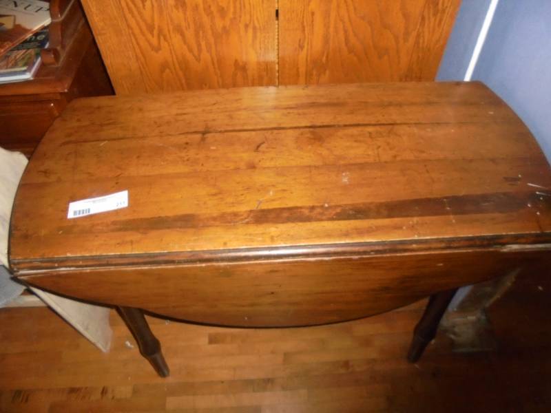 Nice Drop Leaf Table, 30x40x16 with 12 drop leaf