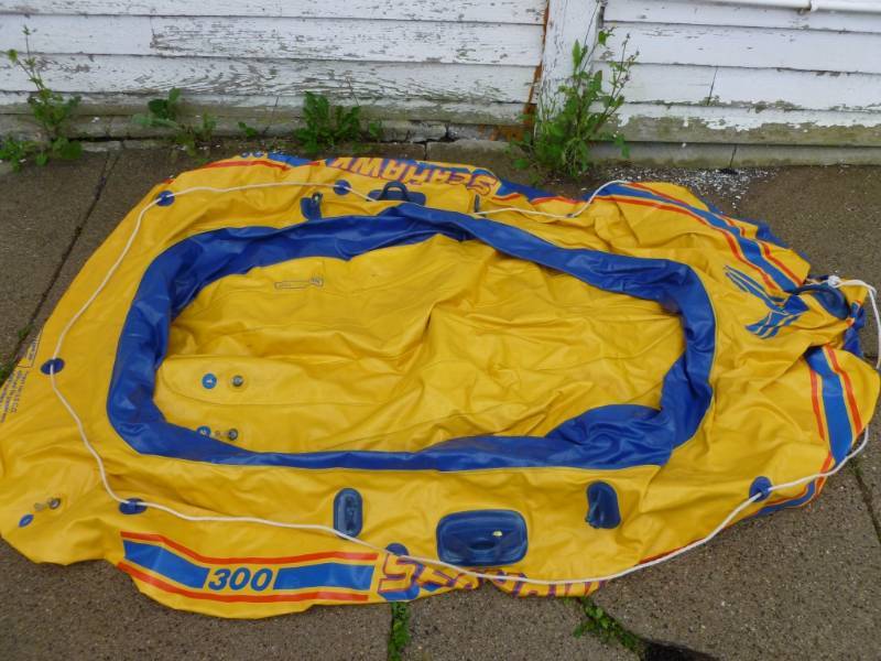 lot 6 image: Water Raft