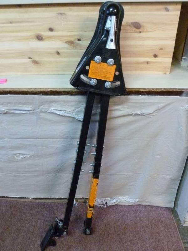 lot 12 image: Tow Bar