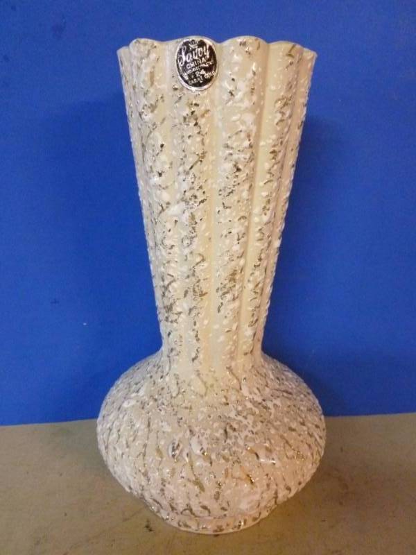 lot 32 image: Vintage Vase