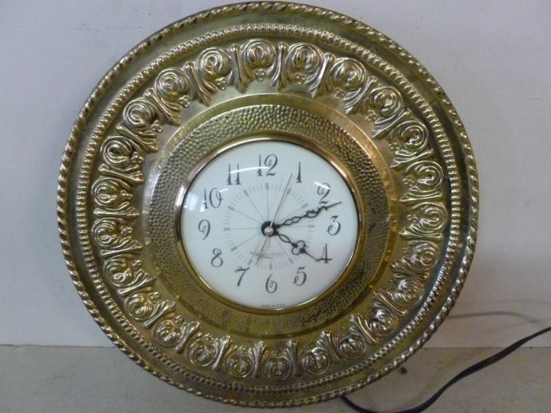 lot 59 image: Vintage Clock