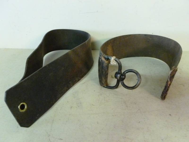 lot 68 image: Vintage Sharpening Straps
