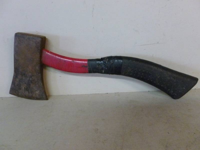 lot 77 image: Camp Ax