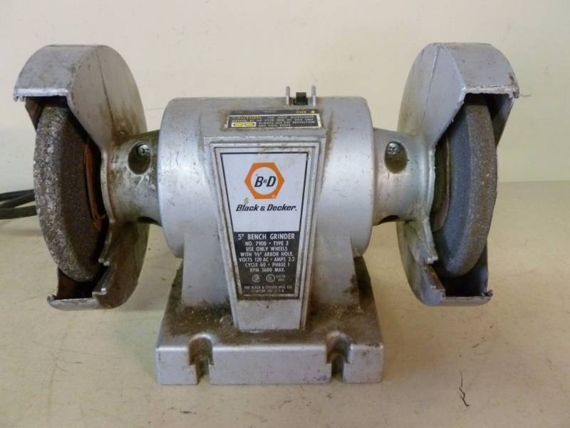 lot 102 image: Bench Grinder