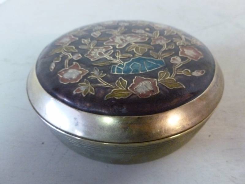lot 105 image: Vintage Brass