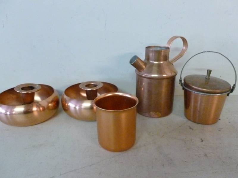 lot 107 image: Copper Items