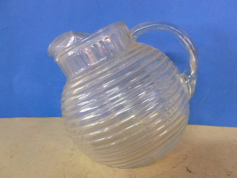 lot 113 image: Bee Hive Pitcher