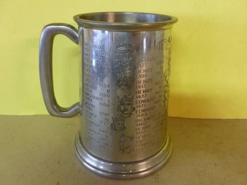 lot 119 image: Vintage Sheffeld Royal Mug