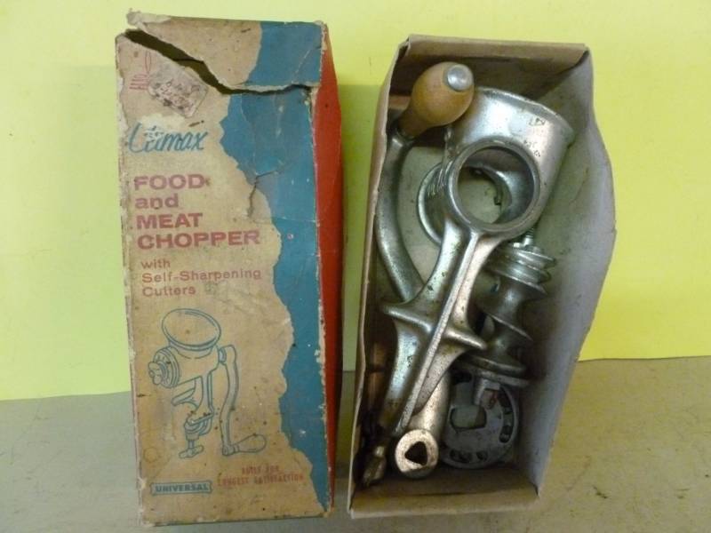 lot 120 image: Vintage Meat Grinder