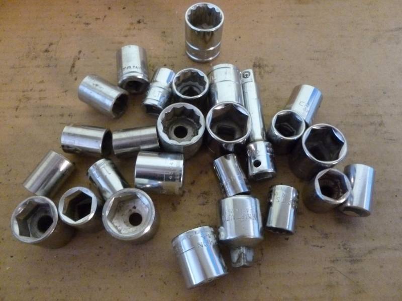 lot 130 image: Sockets