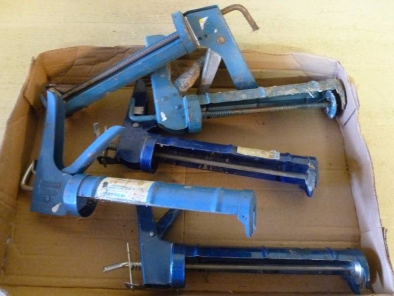 lot 141 image: Caulking Guns