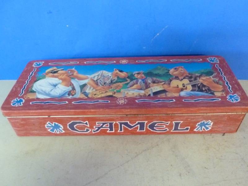 lot 148 image: Camel Tobacco Container