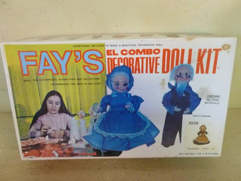 lot 150 image: Vintage Doll Kit